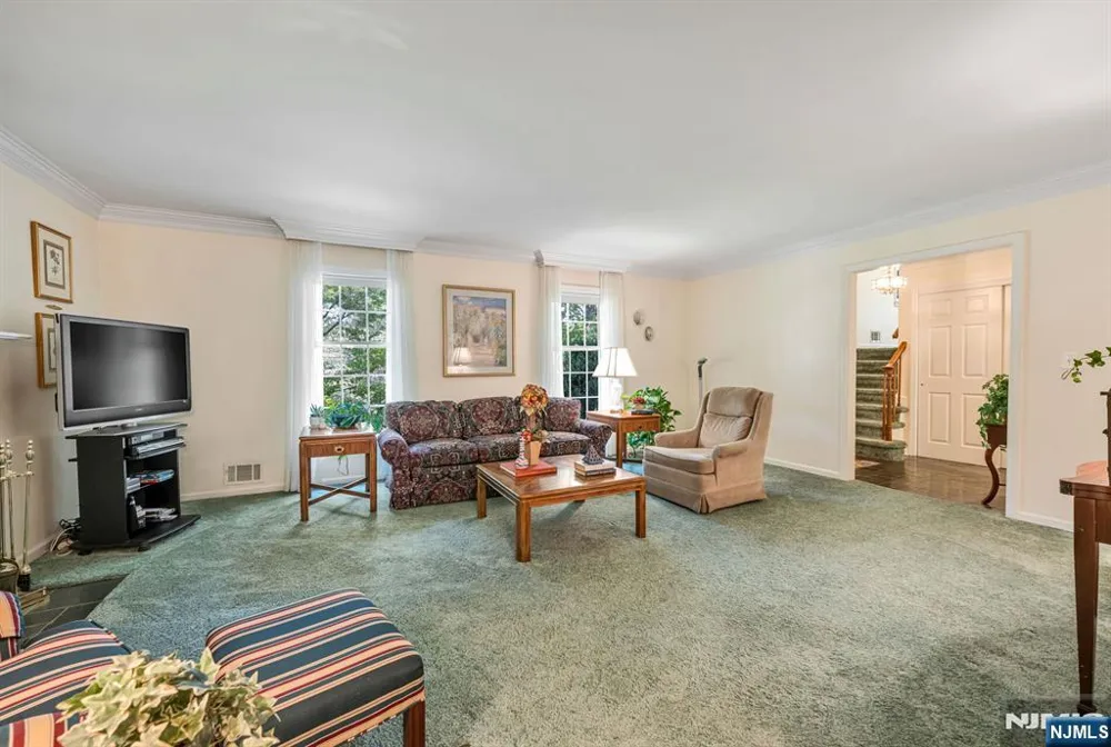 8 Knollwood Drive Morris Township, NJ 07960