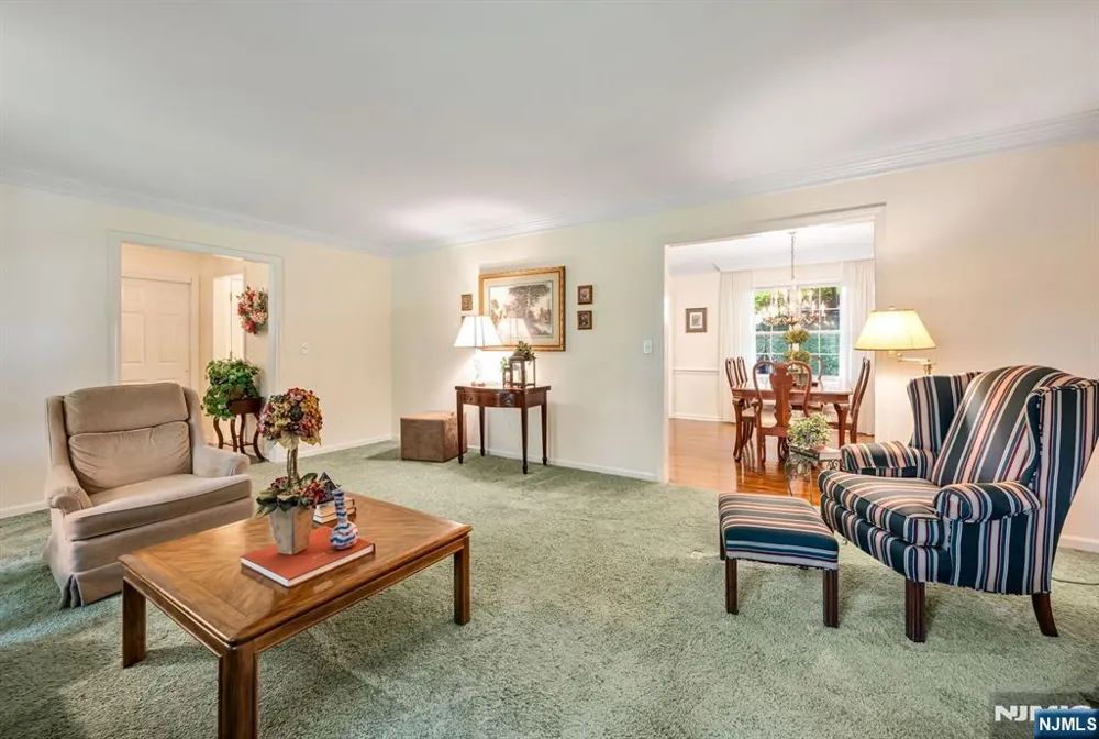 8 Knollwood Drive Morris Township, NJ 07960