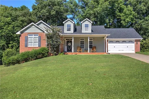 31 Cliffhanger Pointe SW