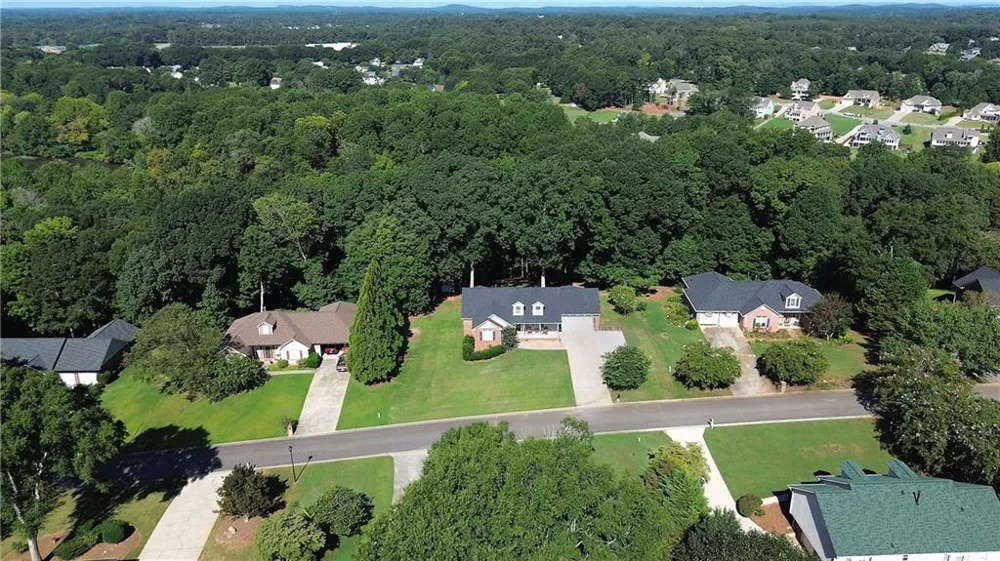 31 Cliffhanger Pointe SW Euharlee, GA 30120