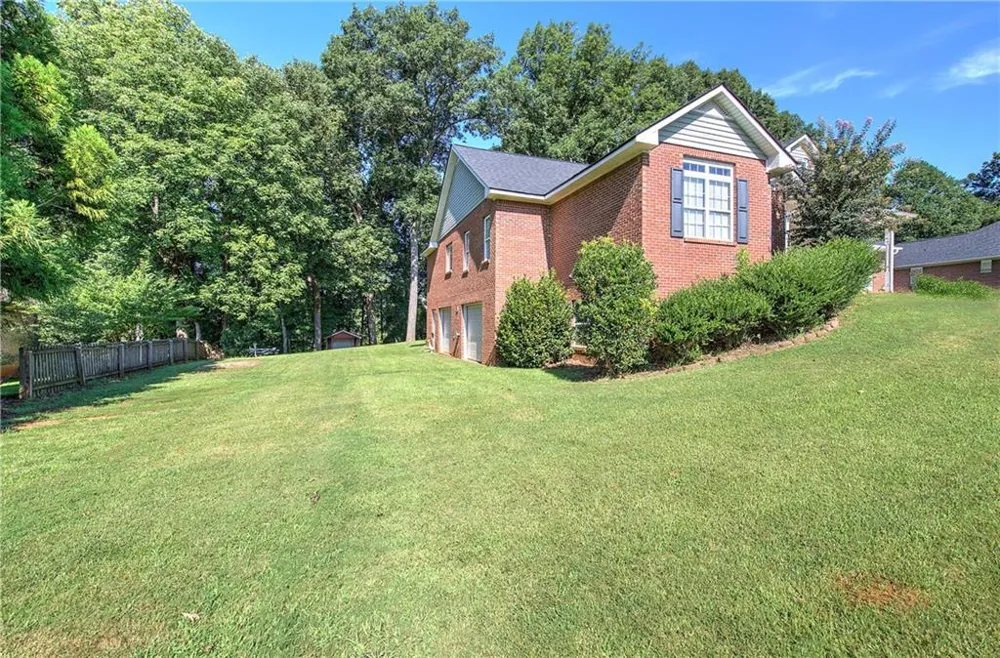 31 Cliffhanger Pointe SW Euharlee, GA 30120