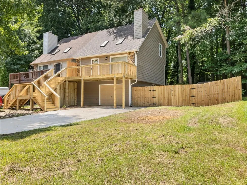 2136 Valley Oaks Drive SE Smyrna, GA 30080