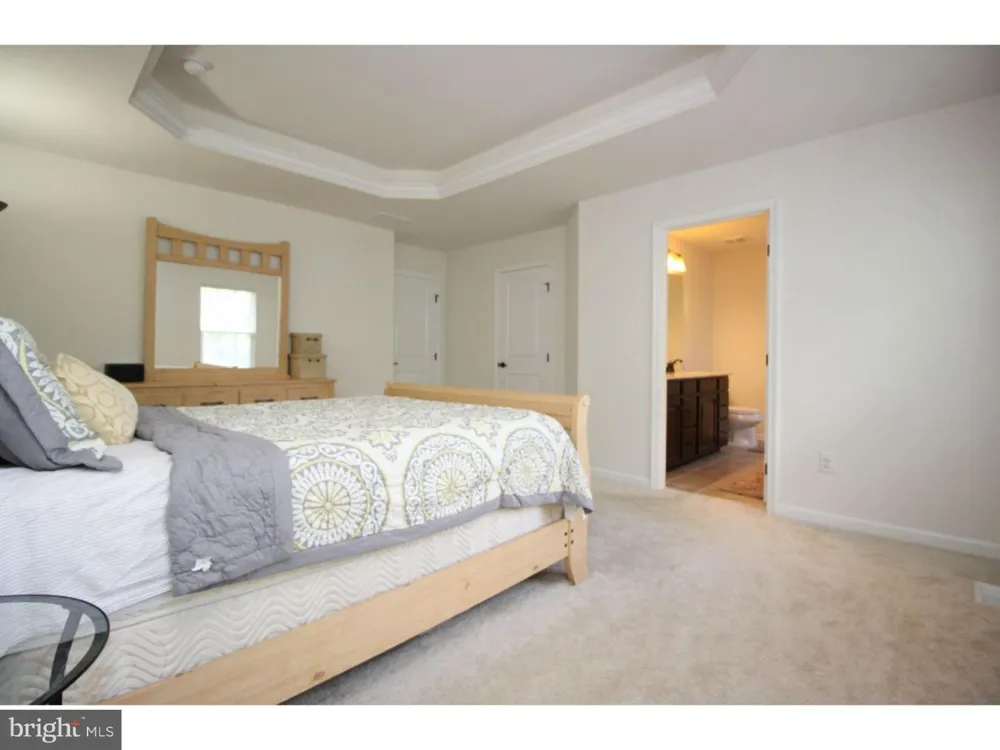 33 WALLACE STREET Mount Holly, NJ 08060