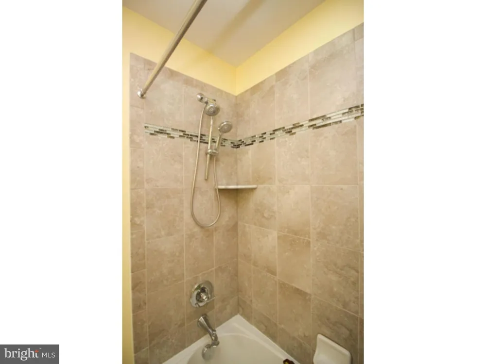 33 WALLACE STREET Mount Holly, NJ 08060