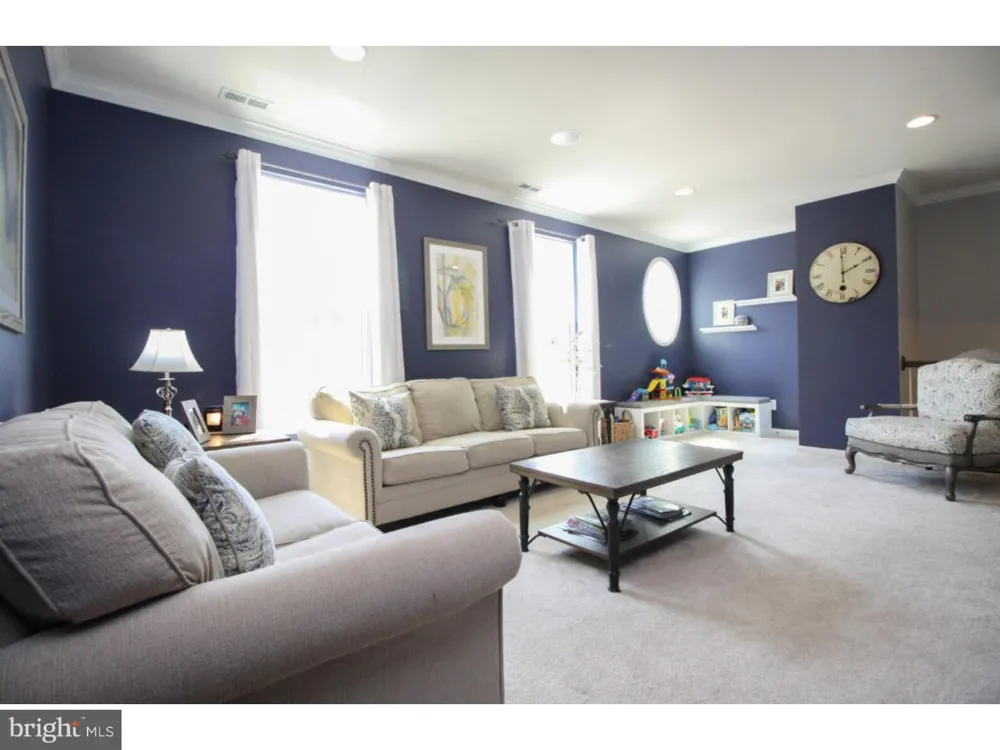 33 WALLACE STREET Mount Holly, NJ 08060