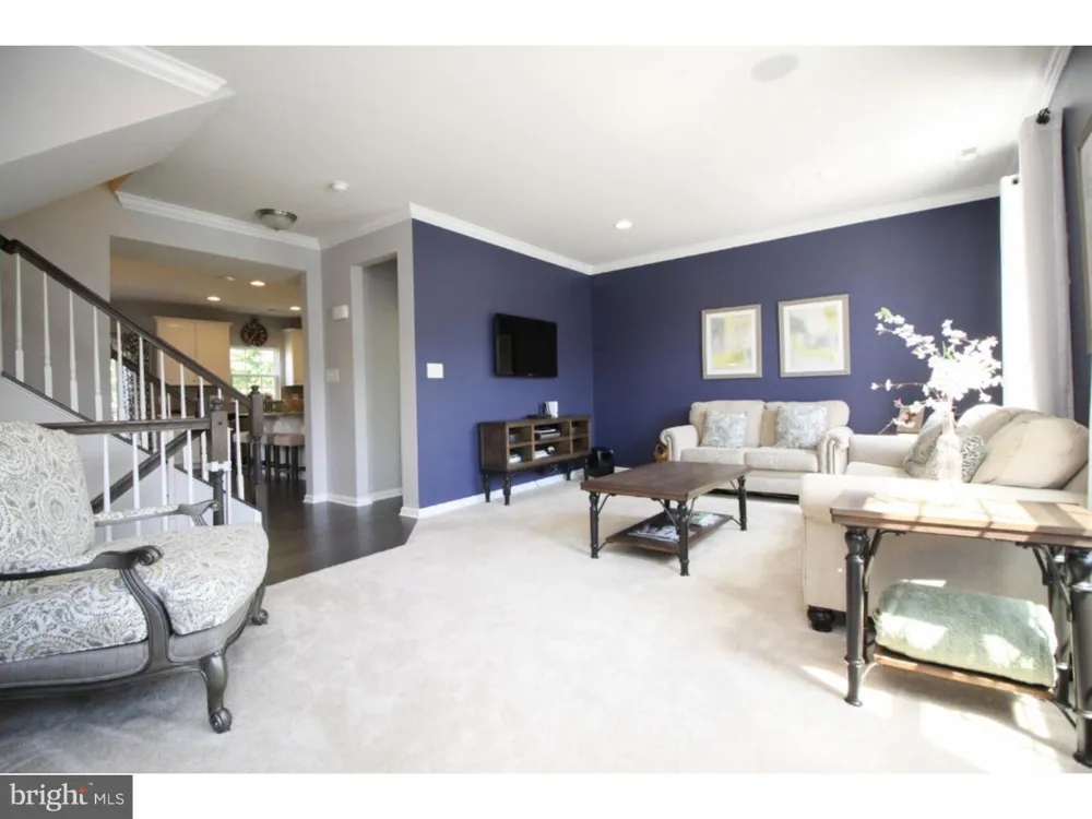 33 WALLACE STREET Mount Holly, NJ 08060