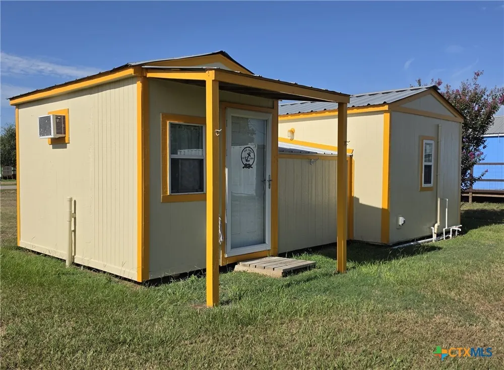 1006 W Dallas Avenue Seadrift, TX 77983