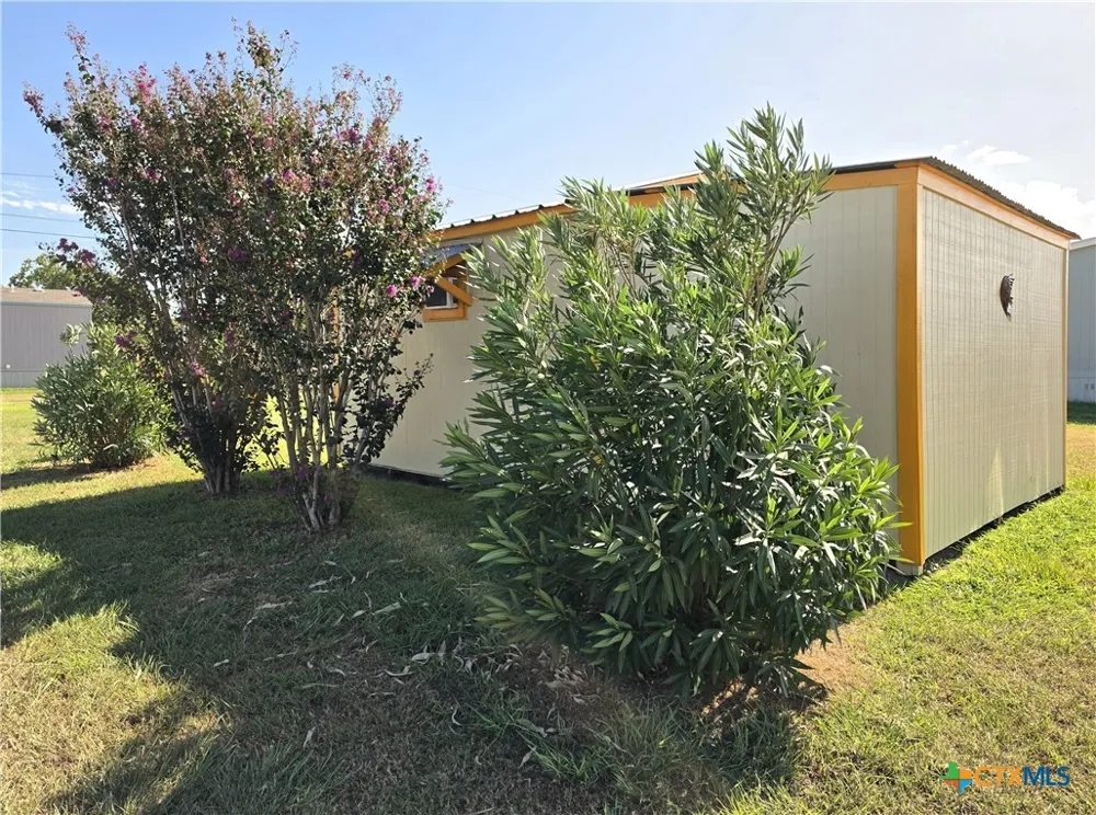 1006 W Dallas Avenue Seadrift, TX 77983