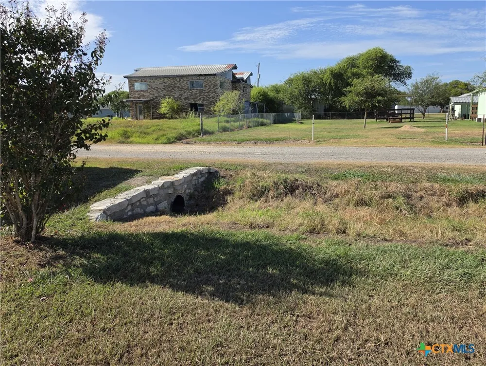 1006 W Dallas Avenue Seadrift, TX 77983