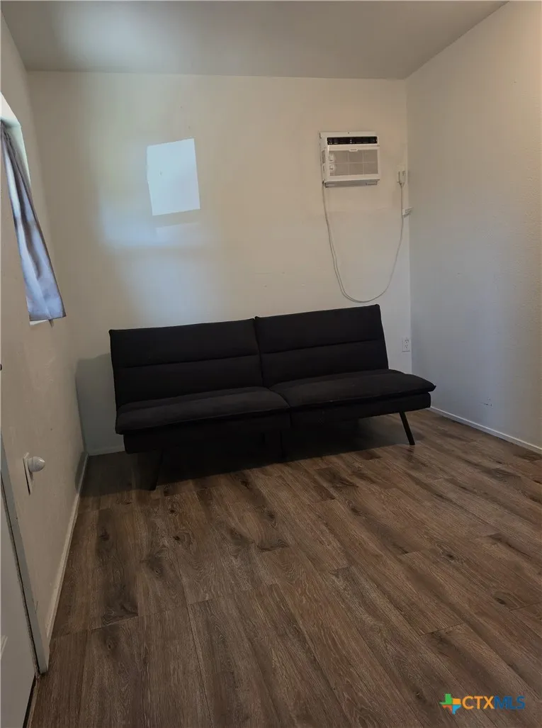 1006 W Dallas Avenue Seadrift, TX 77983