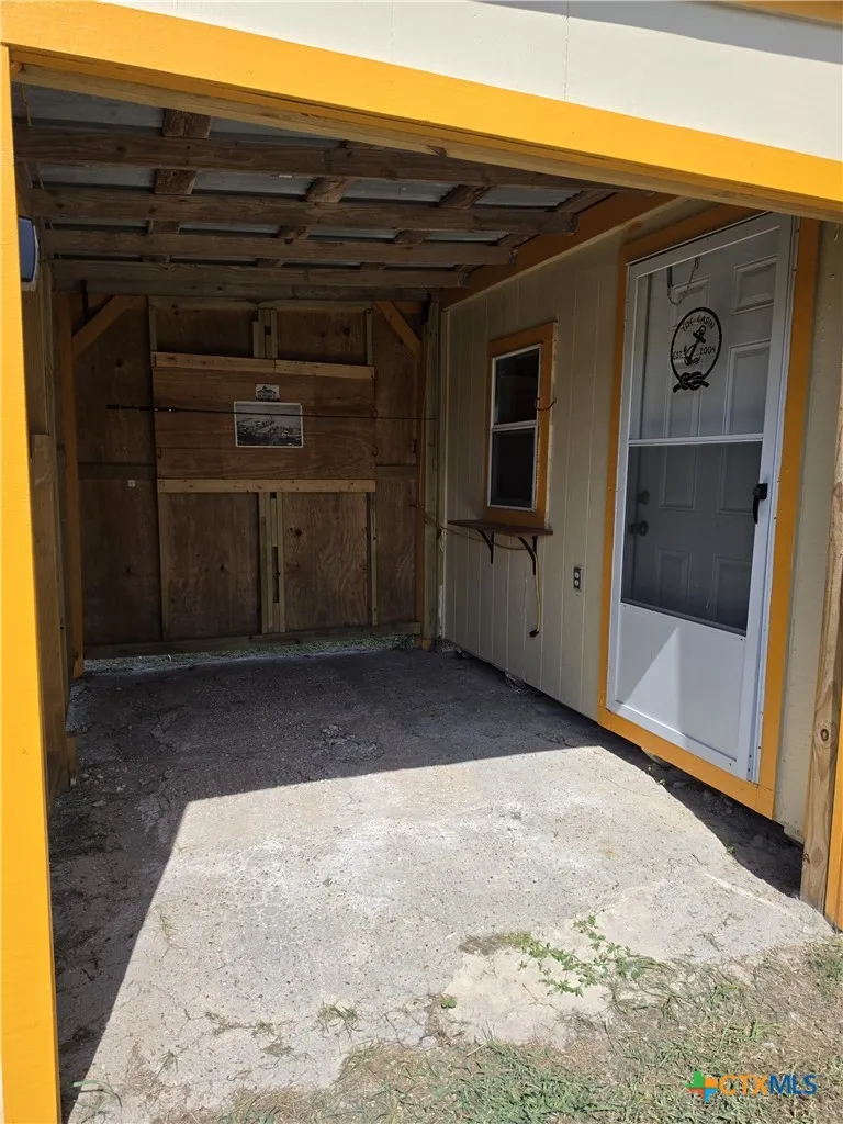 1006 W Dallas Avenue Seadrift, TX 77983