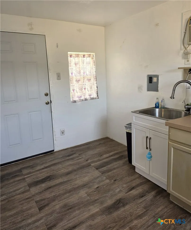 1006 W Dallas Avenue Seadrift, TX 77983