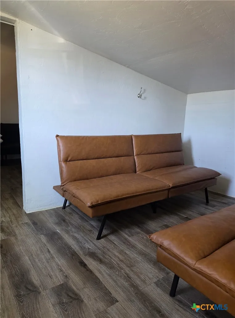 1006 W Dallas Avenue Seadrift, TX 77983