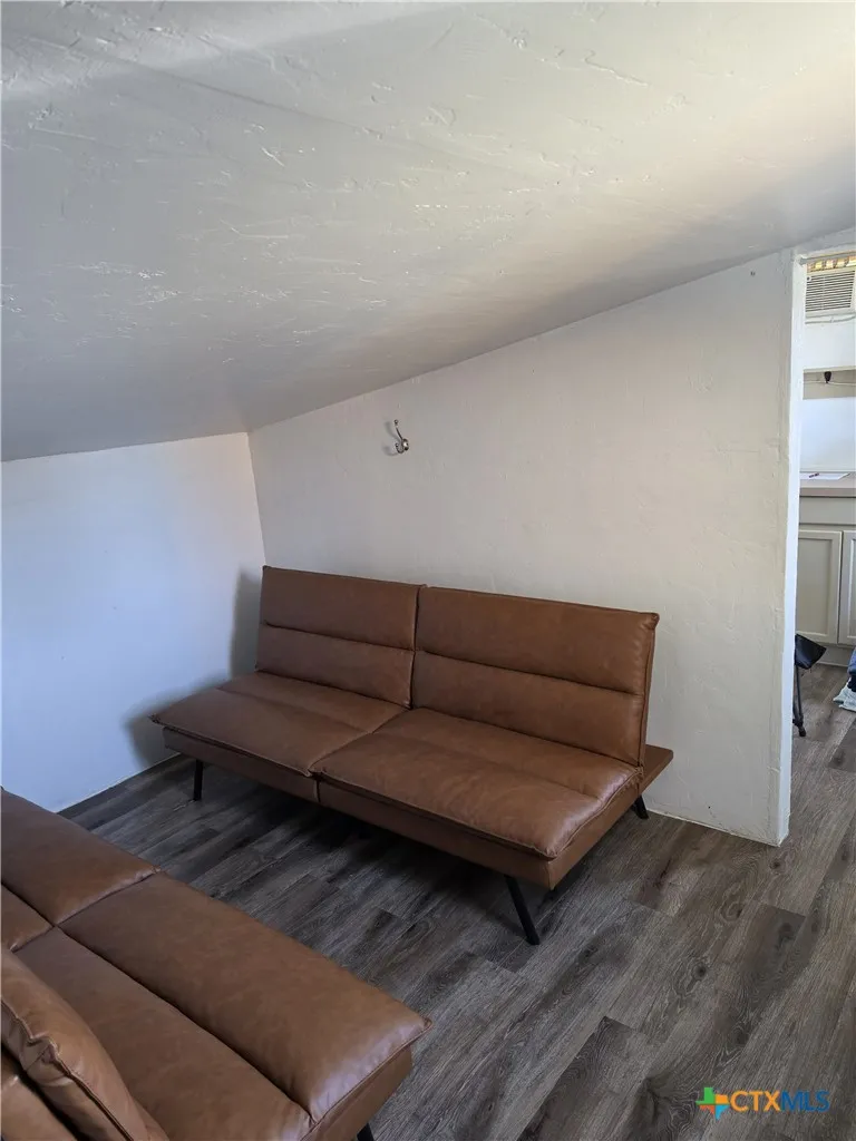 1006 W Dallas Avenue Seadrift, TX 77983