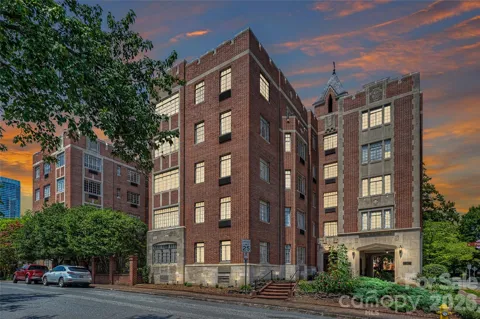 301 W 10th Street #308