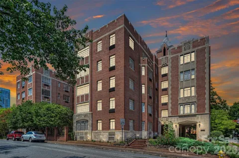 301 W 10th Street #308
