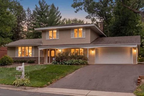 1086 Carlton Drive
