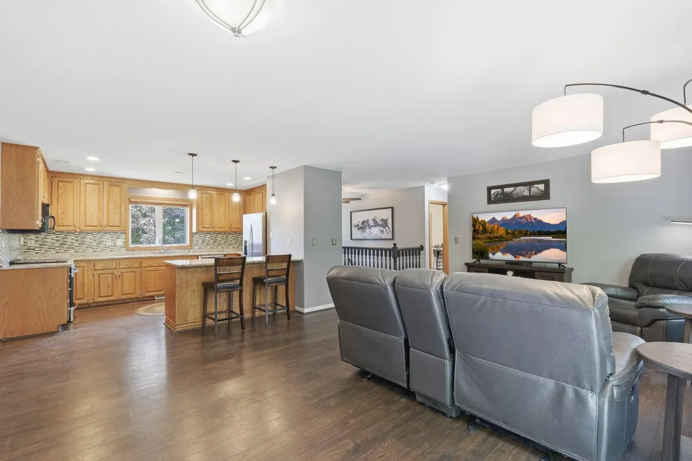 14075 Natchez Avenue Savage, MN 55378
