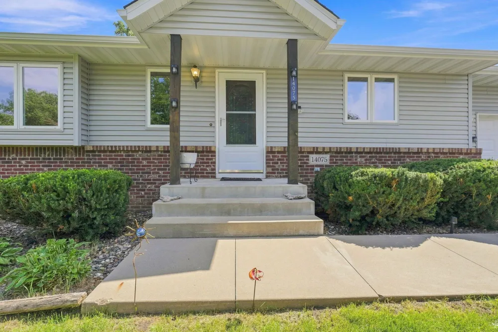 14075 Natchez Avenue Savage, MN 55378