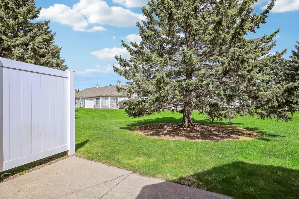7592 Hinton Park Avenue S Cottage Grove, MN 55016