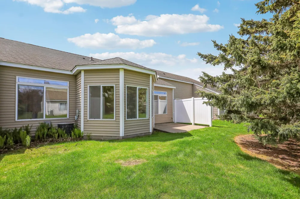 7592 Hinton Park Avenue S Cottage Grove, MN 55016