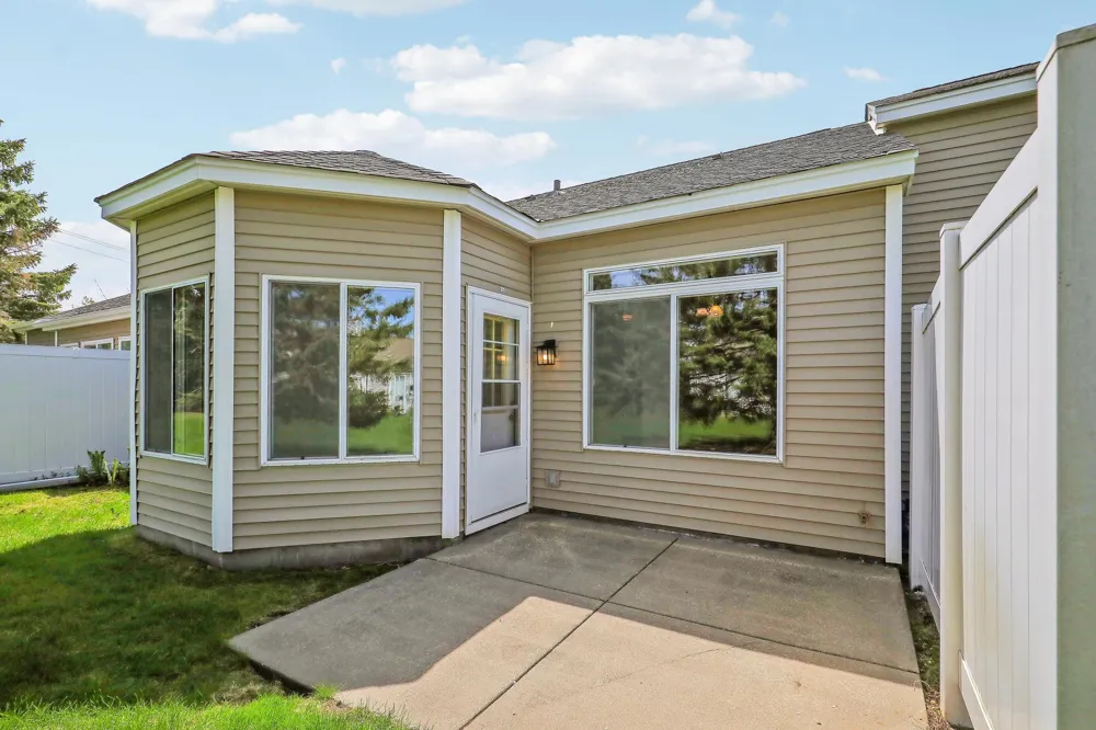7592 Hinton Park Avenue S Cottage Grove, MN 55016
