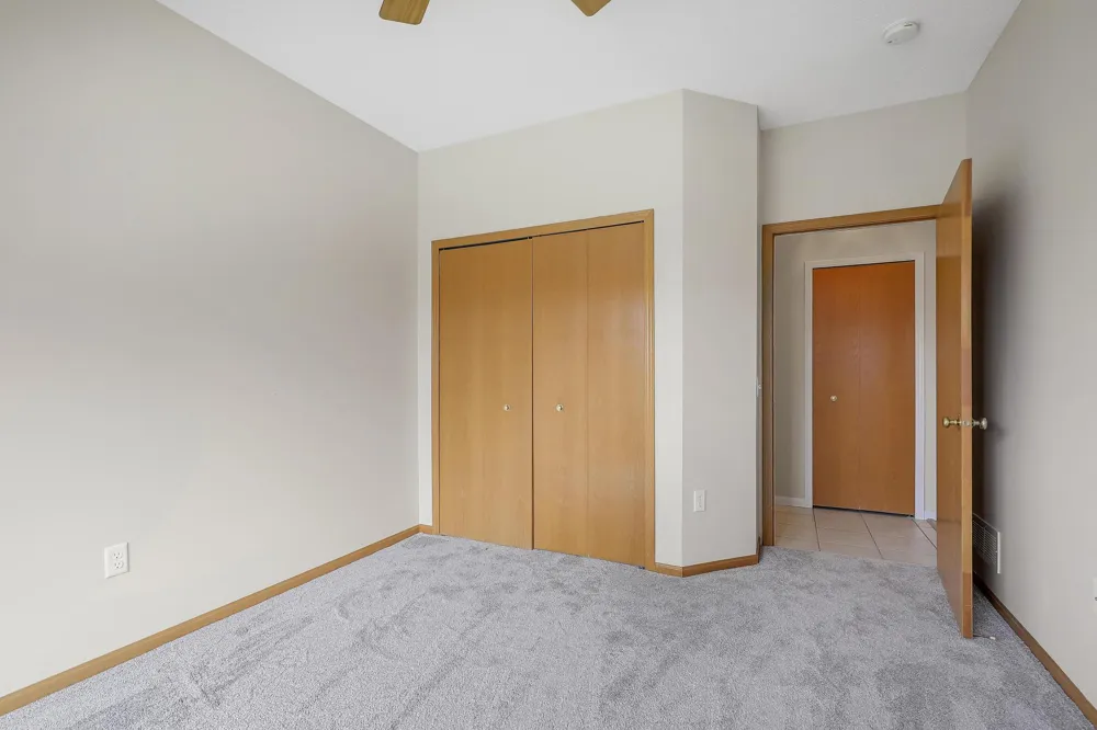 7592 Hinton Park Avenue S Cottage Grove, MN 55016