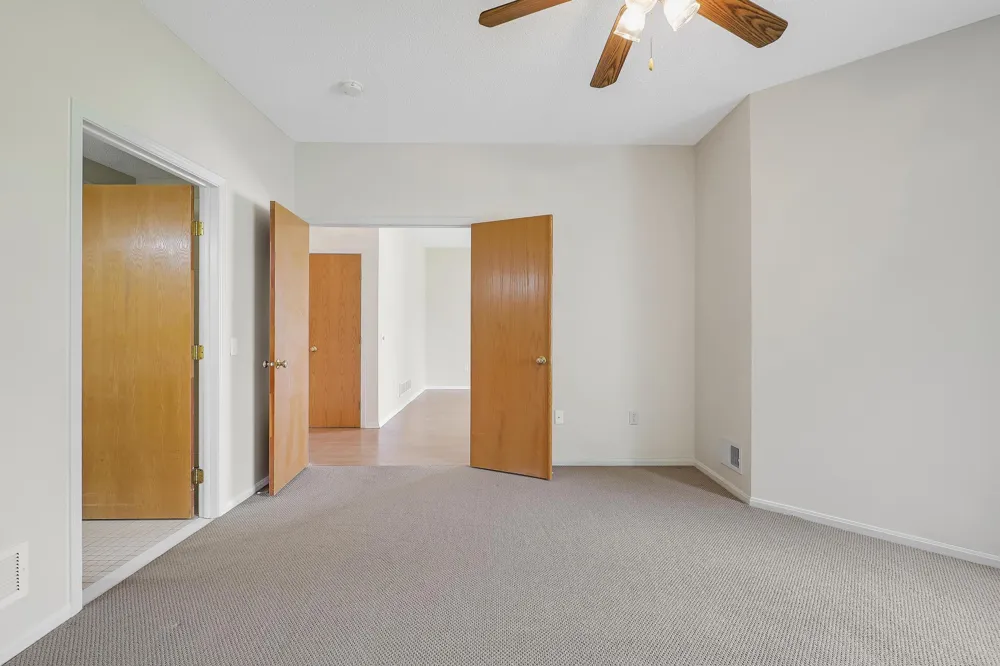 7592 Hinton Park Avenue S Cottage Grove, MN 55016