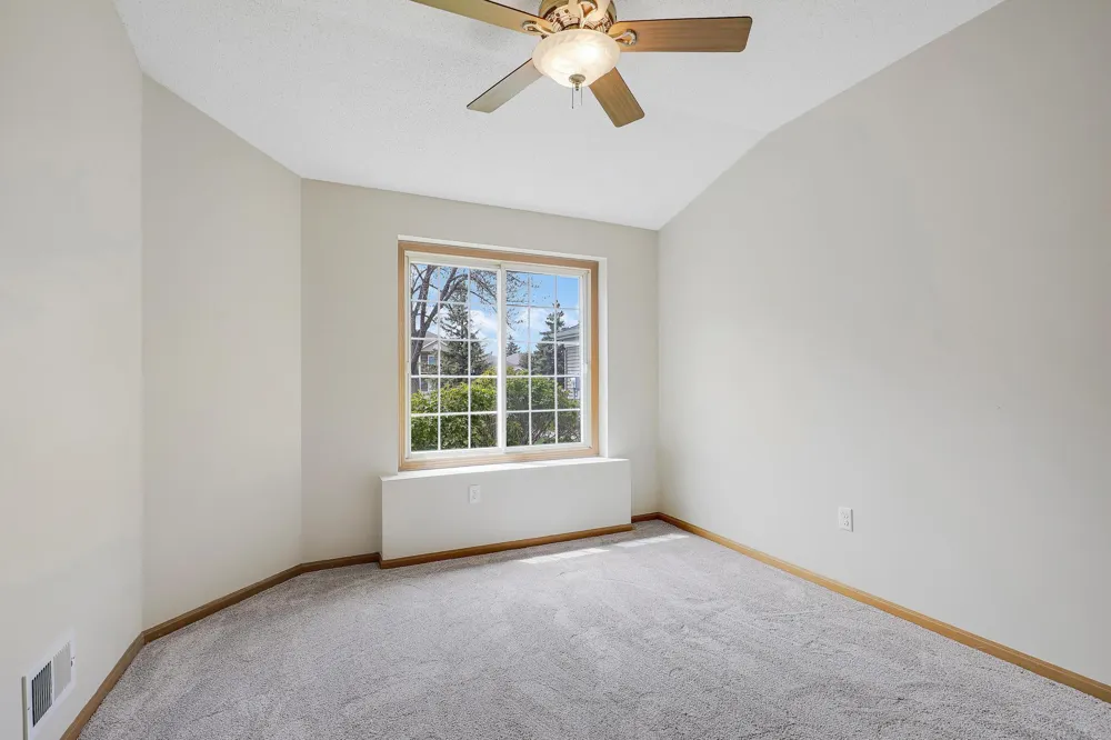 7592 Hinton Park Avenue S Cottage Grove, MN 55016