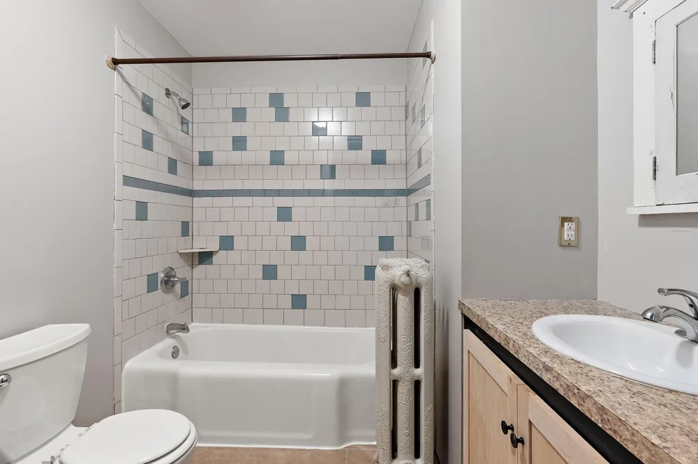 2428 Chicago Avenue #2 Minneapolis, MN 55404