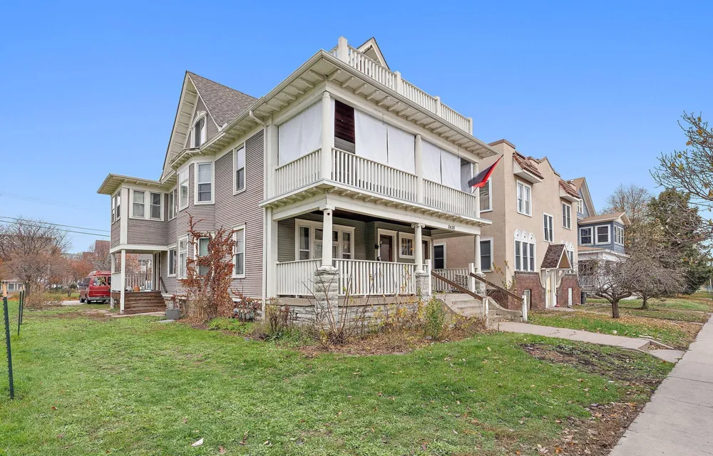 2428 Chicago Avenue #2 Minneapolis, MN 55404