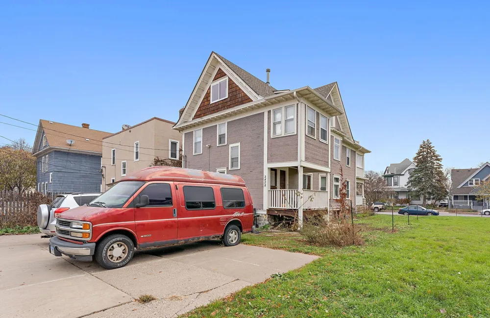 2428 Chicago Avenue #2 Minneapolis, MN 55404