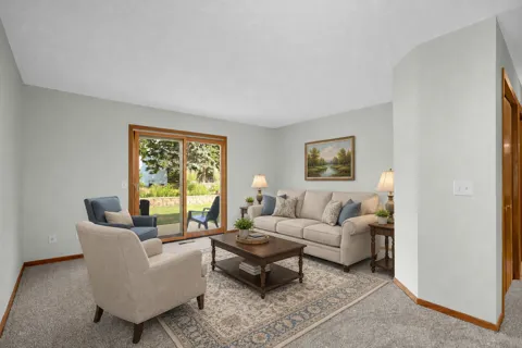 4061 Maureen Drive NE #106NE