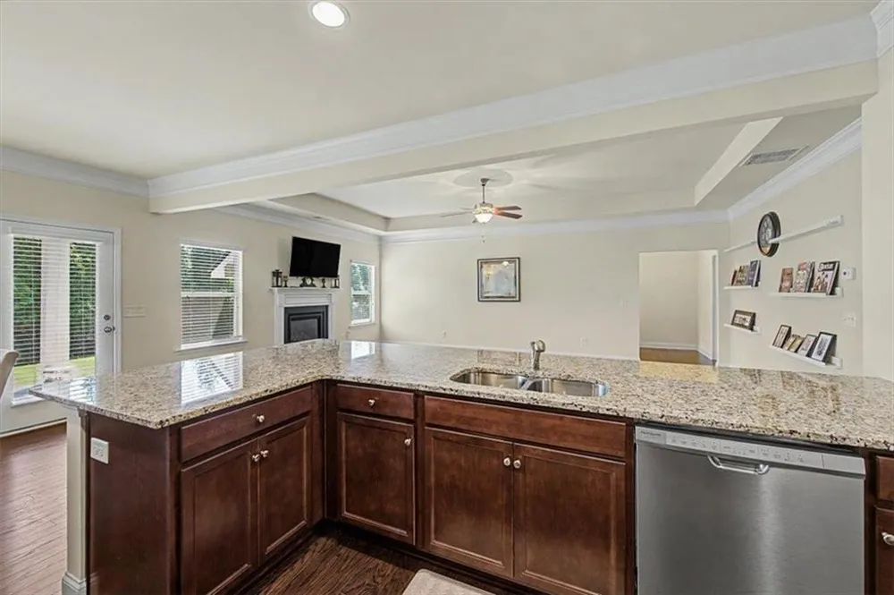 43 Stateley Oaks Drive SE Cartersville, GA 30120