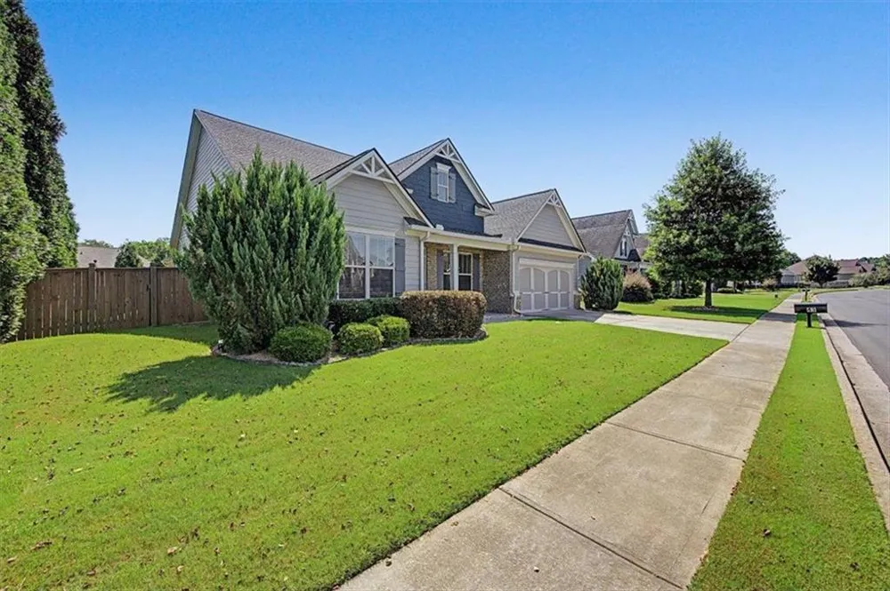 43 Stateley Oaks Drive SE Cartersville, GA 30120