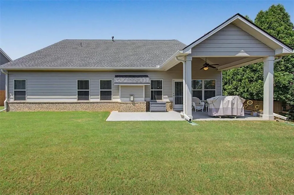 43 Stateley Oaks Drive SE Cartersville, GA 30120
