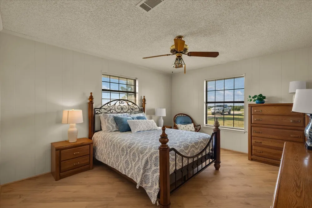 368 Fm  1566 E Greenville, TX 75401
