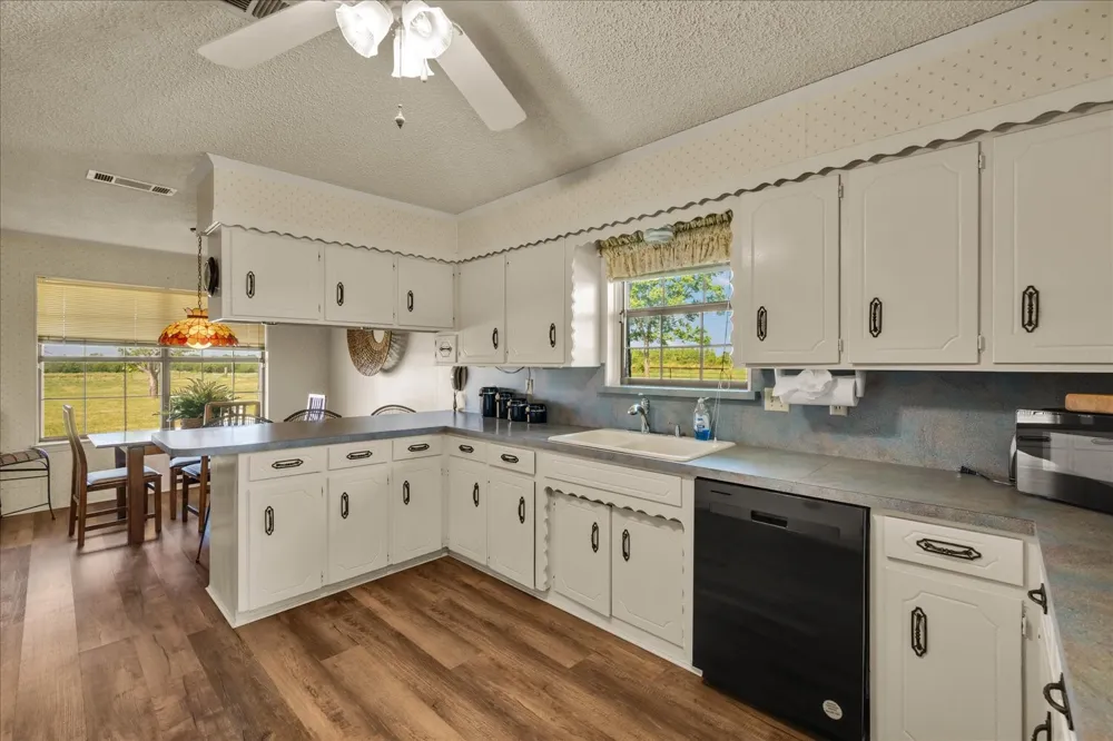368 Fm  1566 E Greenville, TX 75401