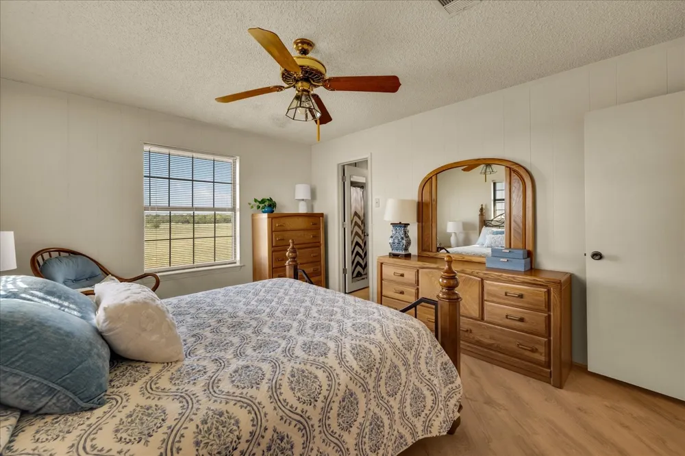 368 Fm  1566 E Greenville, TX 75401