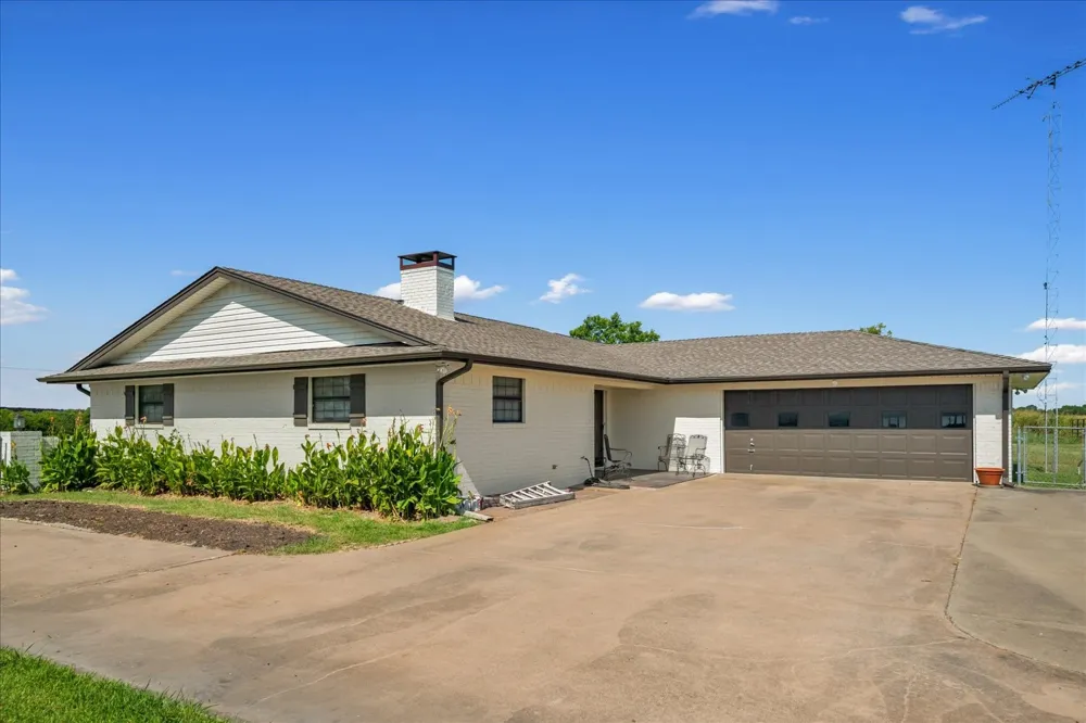 368 Fm  1566 E Greenville, TX 75401