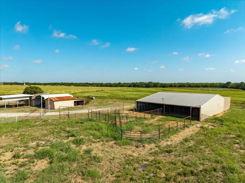 368 Fm  1566 E Greenville, TX 75401