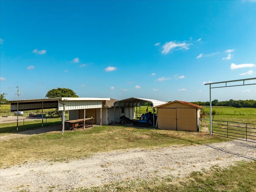 368 Fm  1566 E Greenville, TX 75401