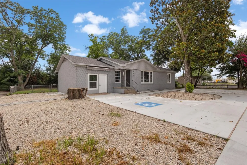 501 Main Street Lindale, TX 75771