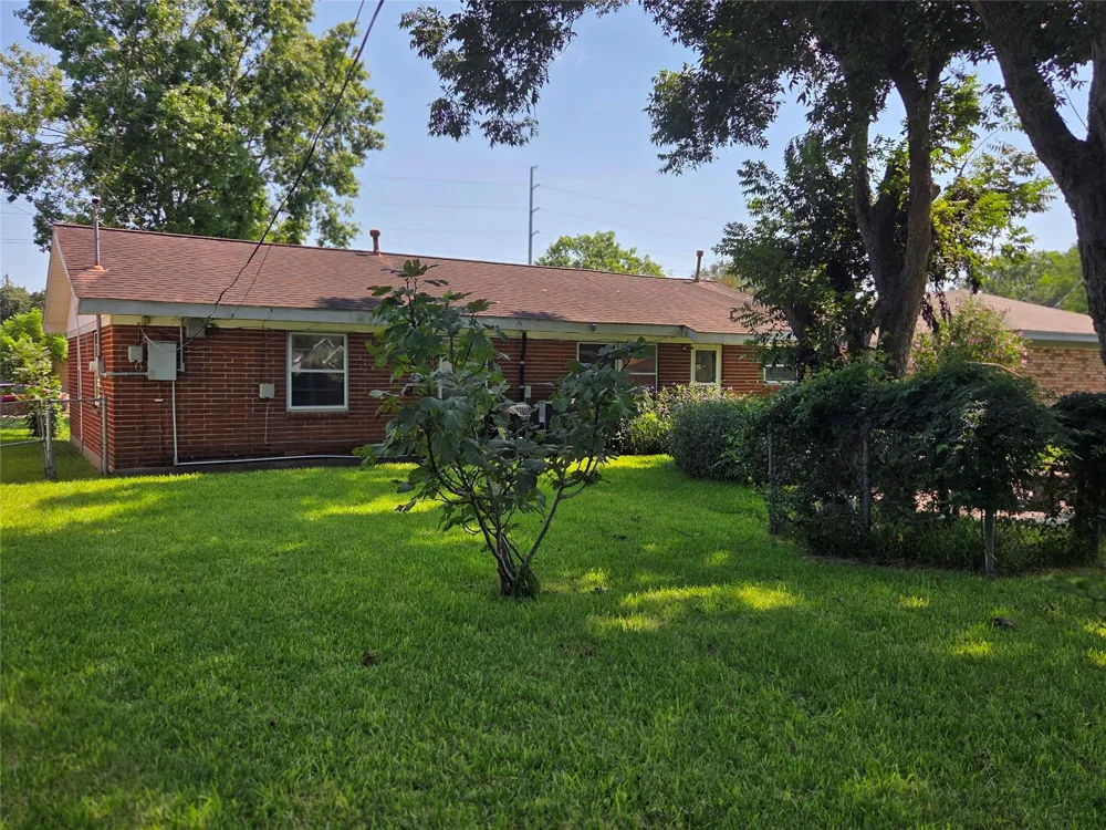 322 Elaine Street La Marque, TX 77568