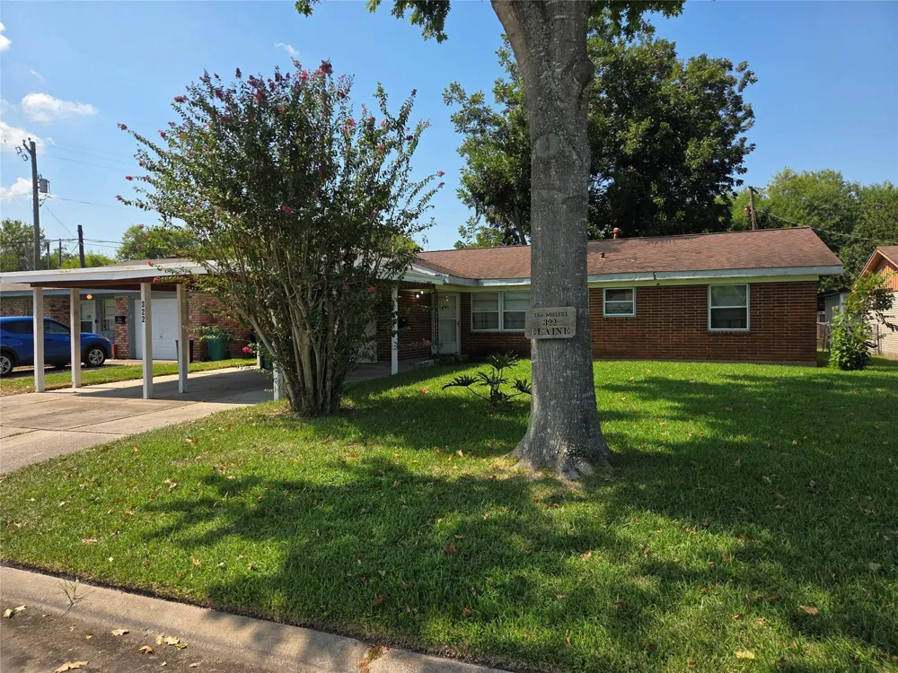 322 Elaine Street La Marque, TX 77568