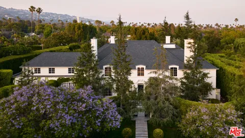 826 Greenway Drive