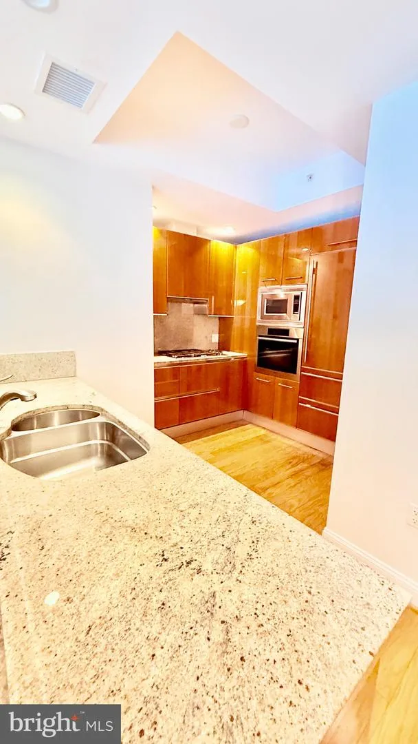 1881 NASH STREET #408 Arlington, VA 22209