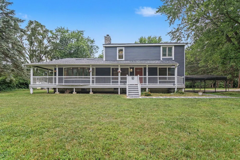 558 W Clarkston Lake Orion, MI 48362