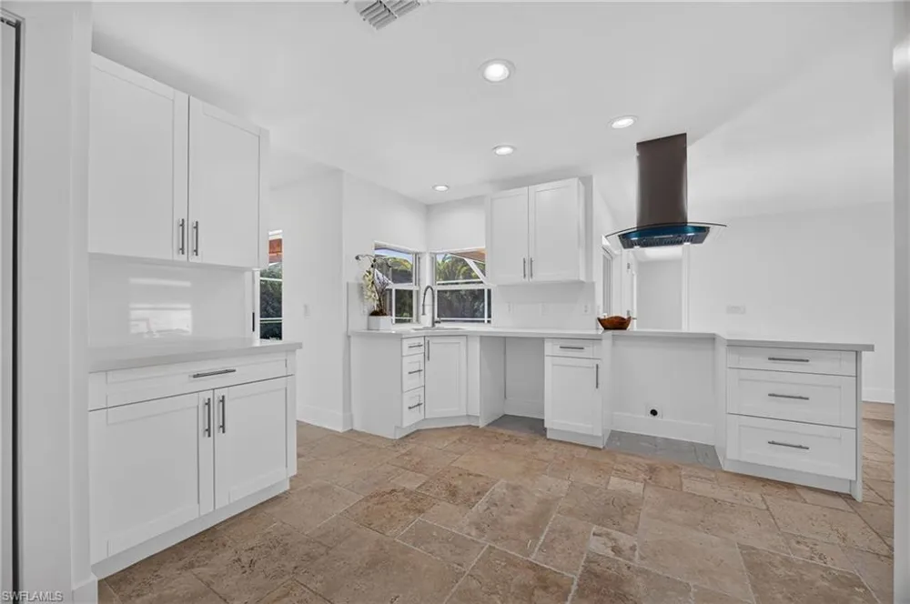 6049 Perthshire Lane Fort Myers, FL 33908