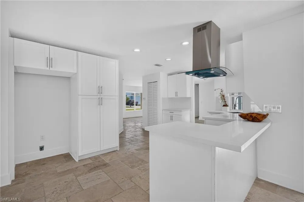 6049 Perthshire Lane Fort Myers, FL 33908